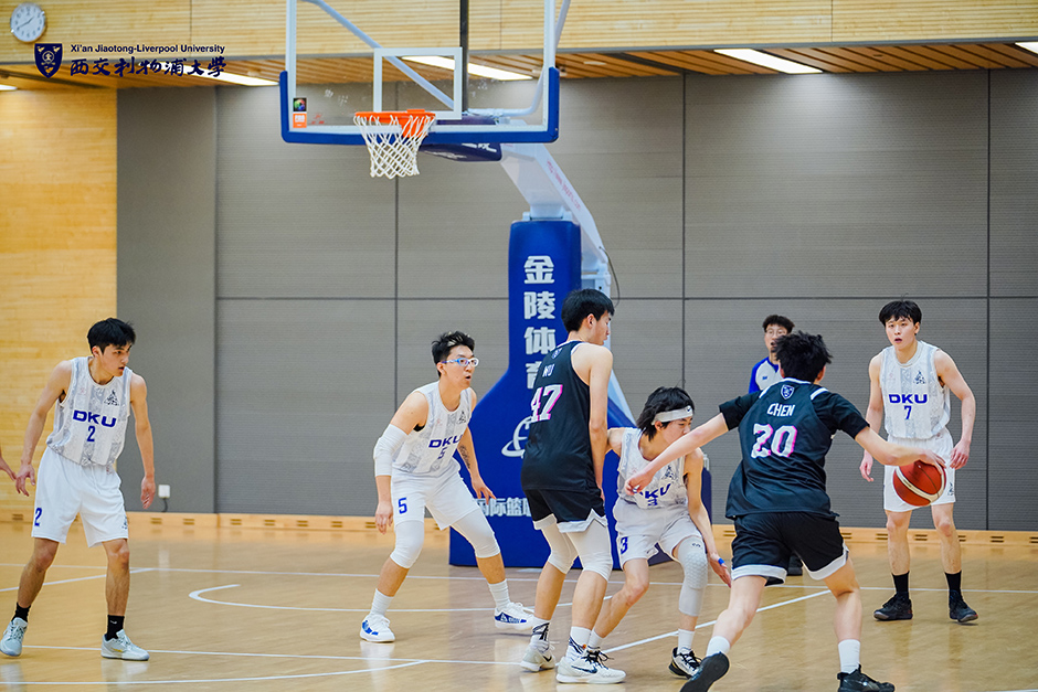 边后卫回追